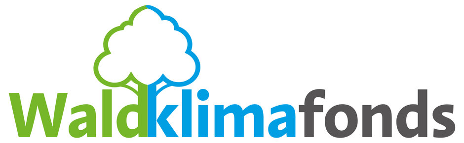 Logo des Waldklimafonds bestehend aus einem Schriftzug und der Silhouette eines Laubbaumes.