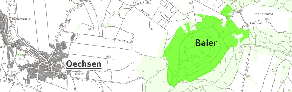 Übersichtskarte: grün markiertes Waldgebiet "Baier" östlich gelegen in der Nähe der Thüringer Ortschaft Oechsen